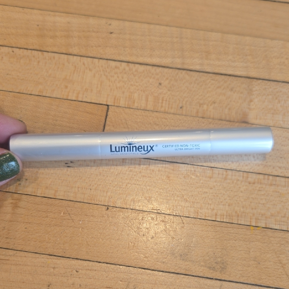 Lumineux Teeth Ultra Whitening Pen